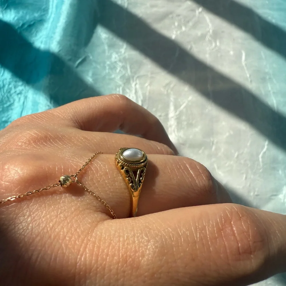 Pearl Ring 18K Gold Plated Stainless Steel Size 6,7,8 available